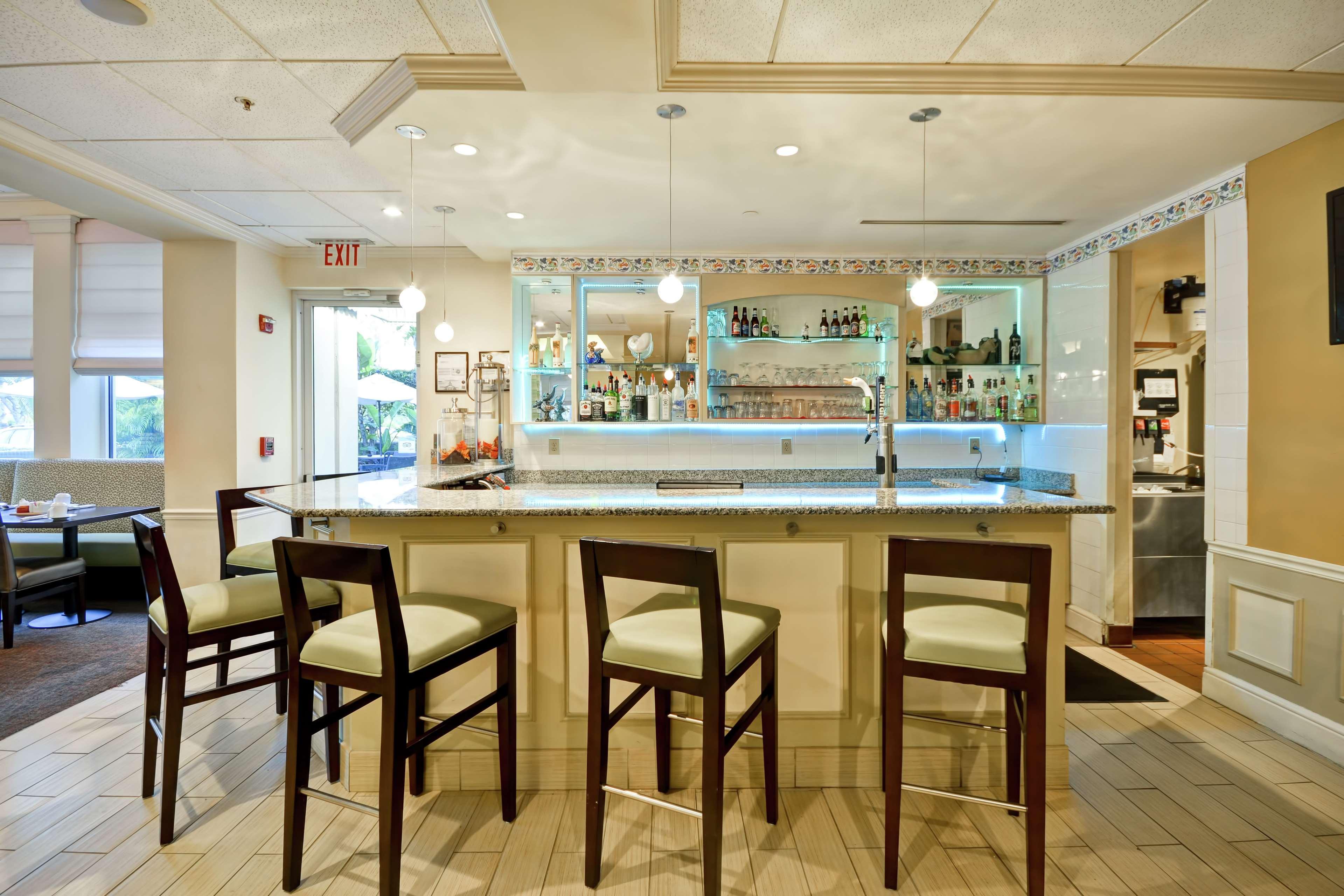 Hilton Garden Inn Форт Майерс Экстерьер фото