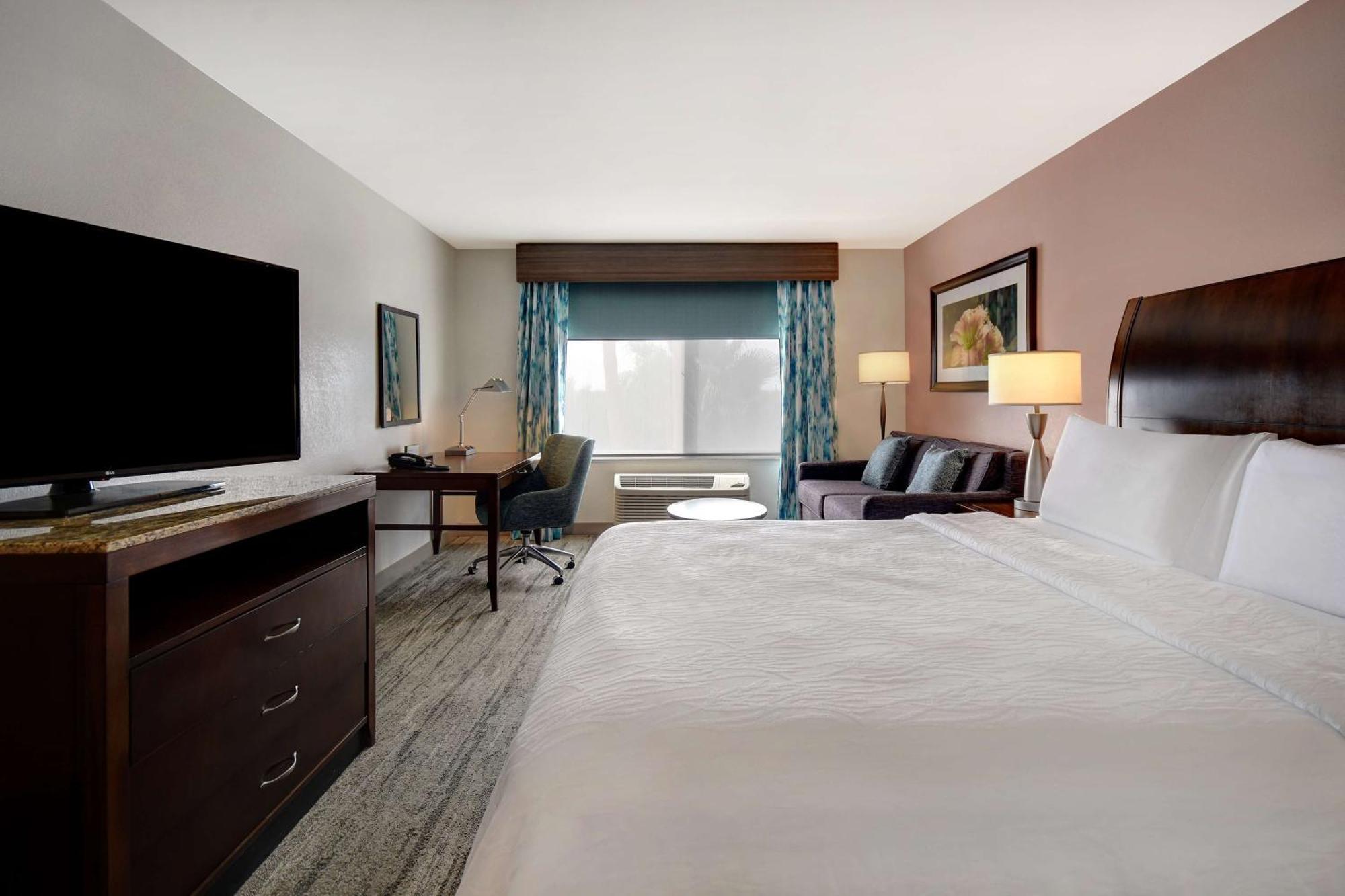 Hilton Garden Inn Форт Майерс Экстерьер фото
