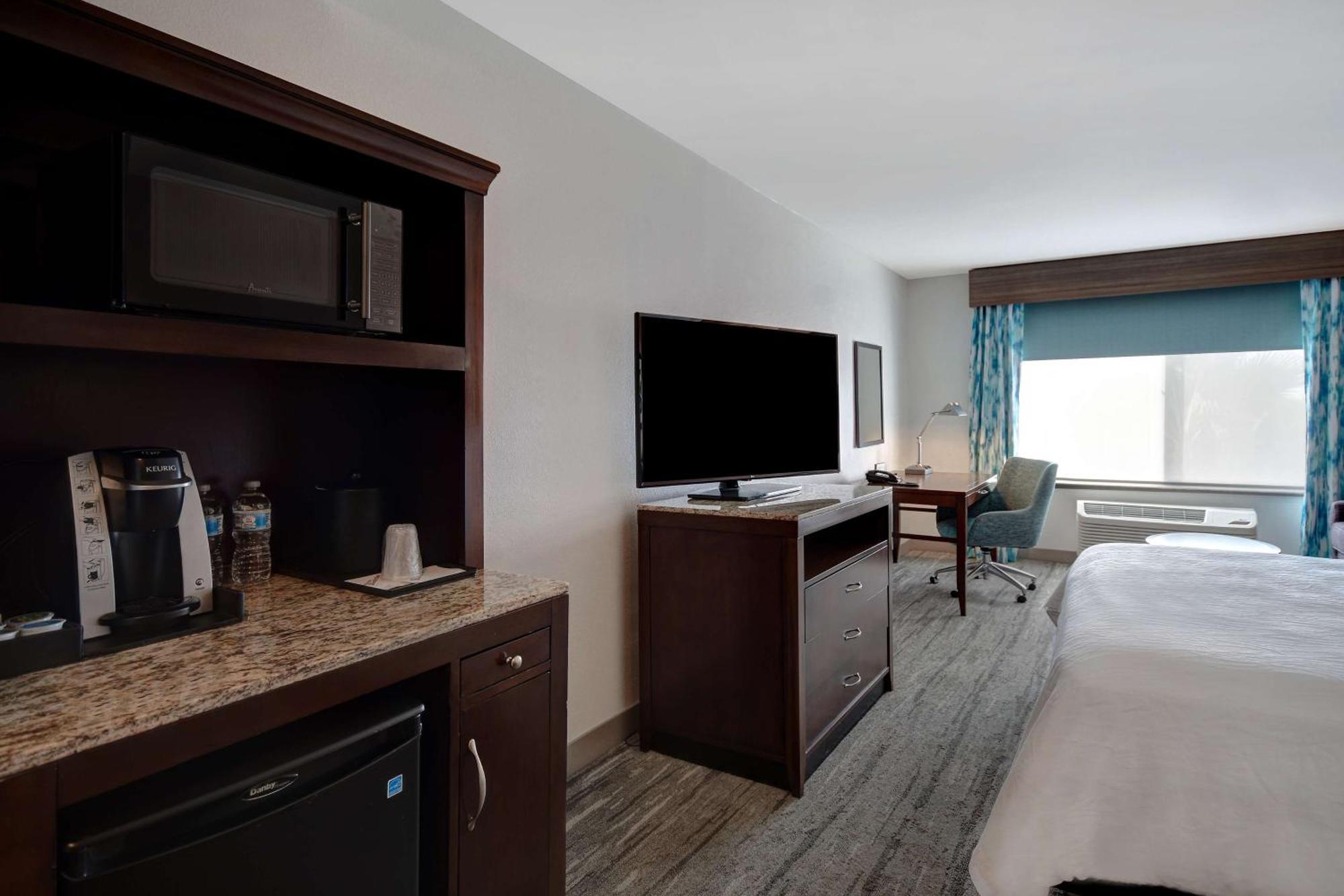 Hilton Garden Inn Форт Майерс Экстерьер фото