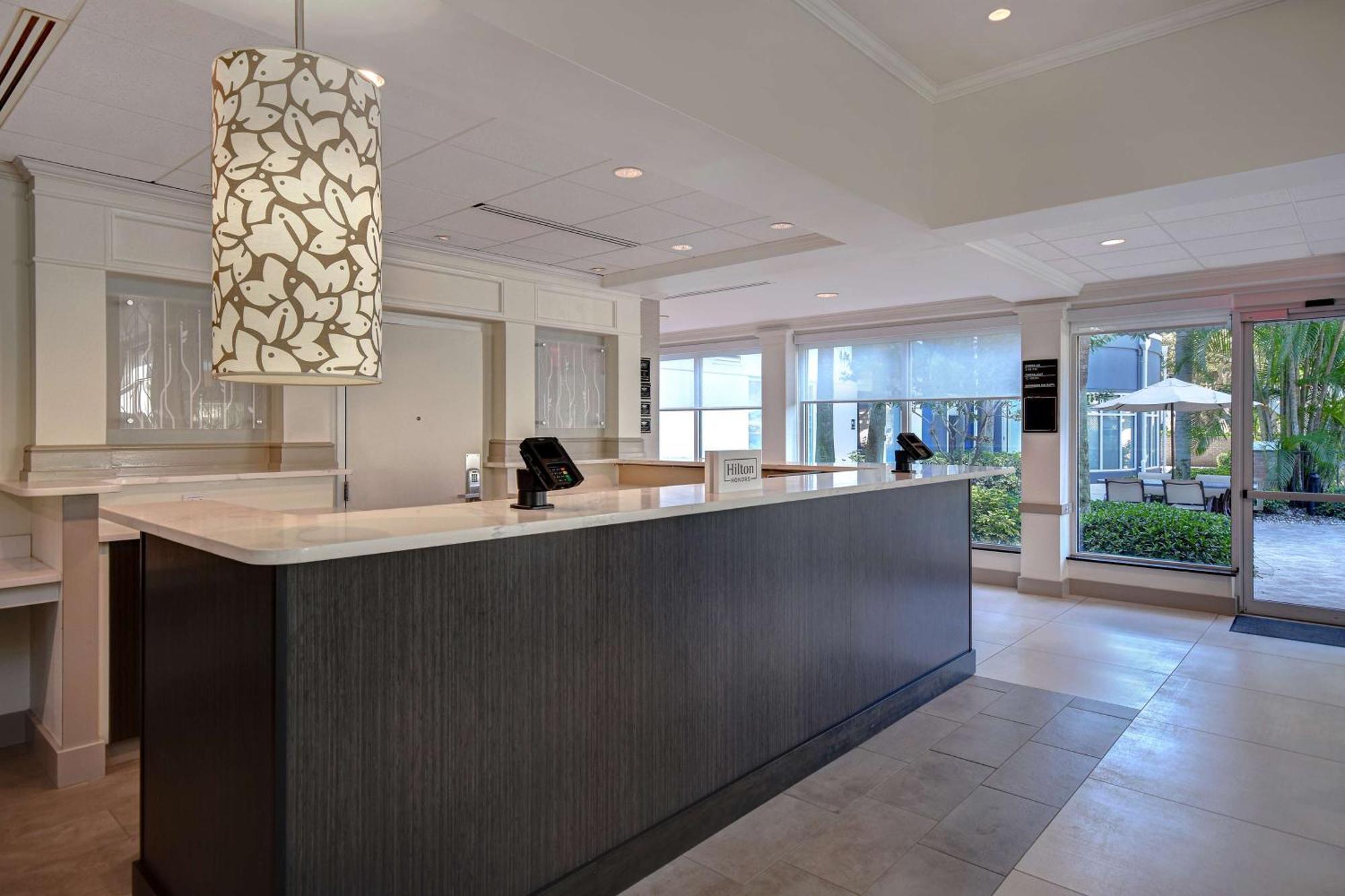 Hilton Garden Inn Форт Майерс Экстерьер фото