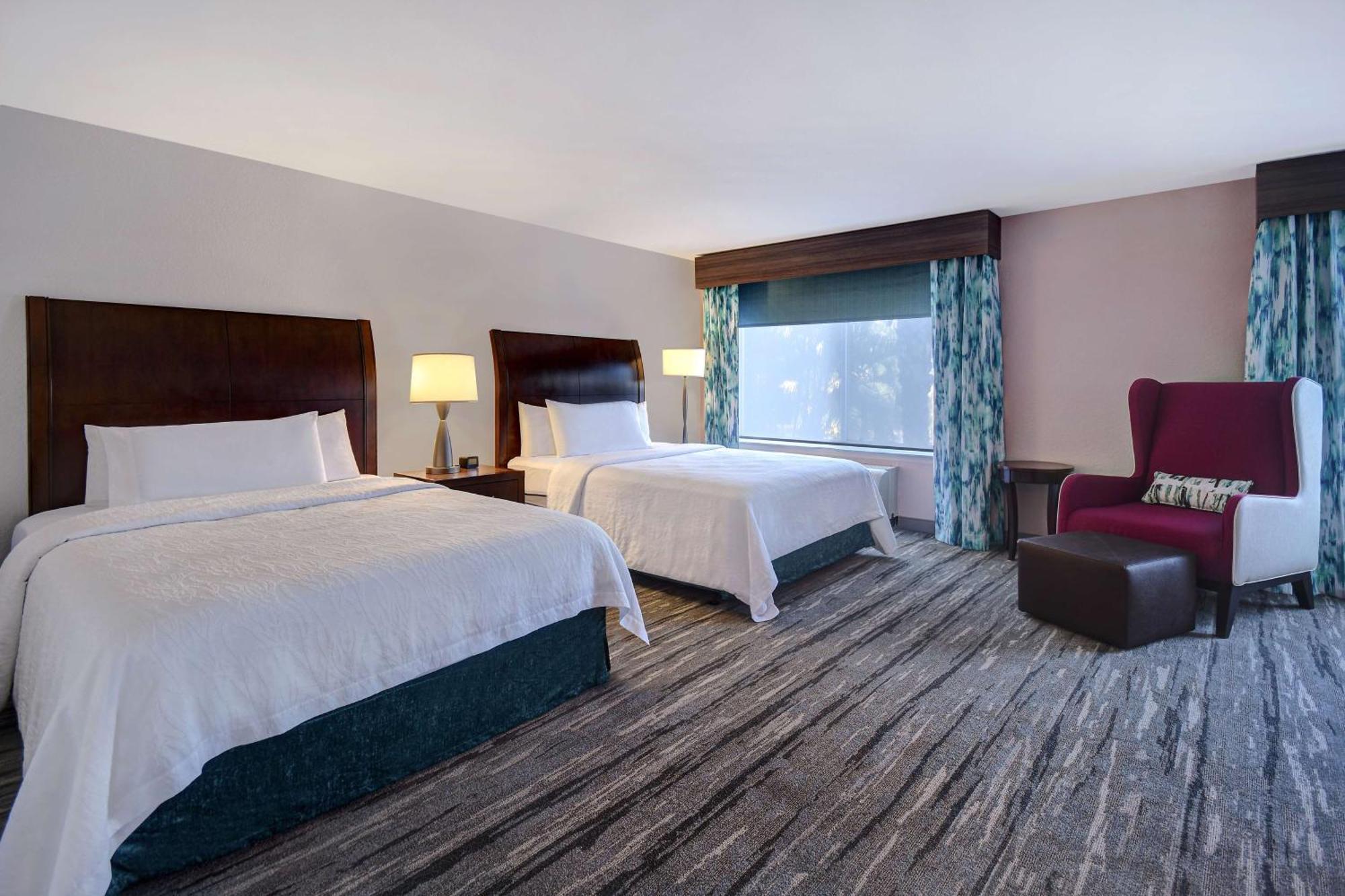Hilton Garden Inn Форт Майерс Экстерьер фото