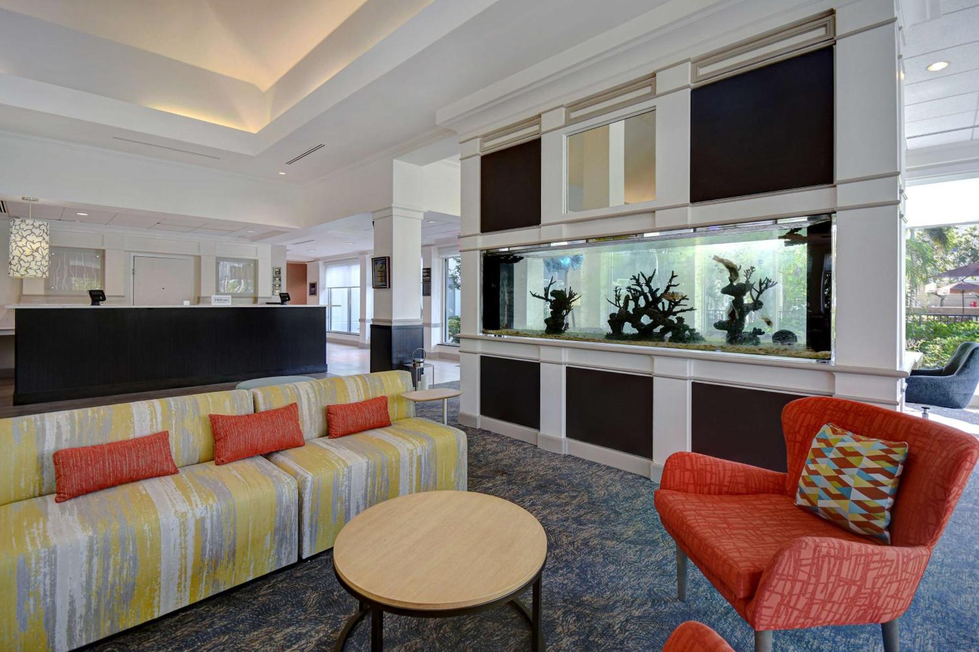 Hilton Garden Inn Форт Майерс Экстерьер фото